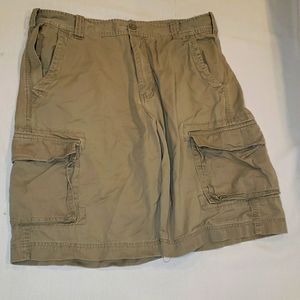Men's 34" khaki cargo shorts